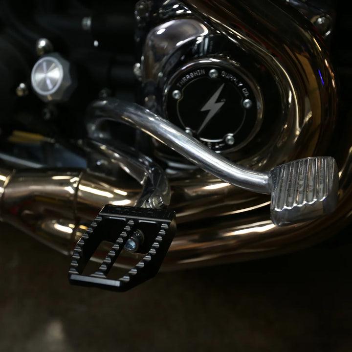 THRASHIN - Militant Peg - Black - 18+ Softail Front - TSC-2019-1-SF